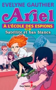 CODE VERT pour ce roman, troisième tome de la série Ariel à l'école des espions intitulé Satellite et bas blancs, d'Evelyne Gauthier, publié chez Guy Saint-Jean éditeur.